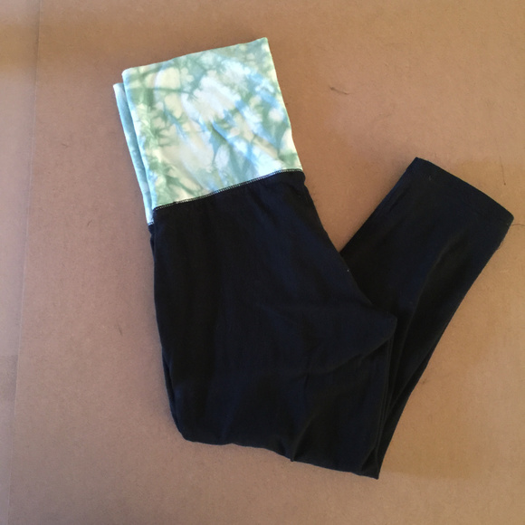 Mossimo Supply Co Capri Yoga Pants - Picture 1 of 5